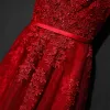 Schöne Rot Festliche Kleider Abendkleider 2017 Spitze Blumen Riemchen Ärmellos V-Ausschnitt Kurze A Linie