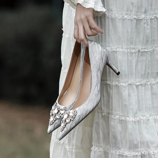 Charmant Argenté Faux Diamant Chaussure De Mariée 2021 7 cm Talons Aiguilles À Bout Pointu Mariage Escarpins Talons Hauts