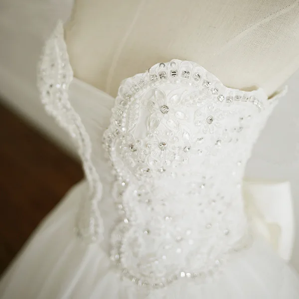 Moderne / Mode Blanche Robe De Mariée 2018 Robe Boule Perlage Cristal Faux Diamant Paillettes Noeud Bustier Dos Nu Sans Manches Tribunal Train Mariage