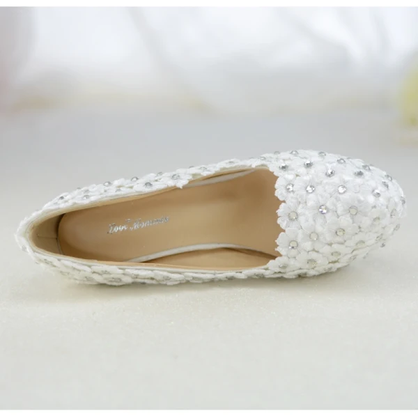 Charming White Lace Flower Rhinestone Wedding Shoes 2021 14 cm Stiletto Heels Round Toe Wedding Pumps High Heels