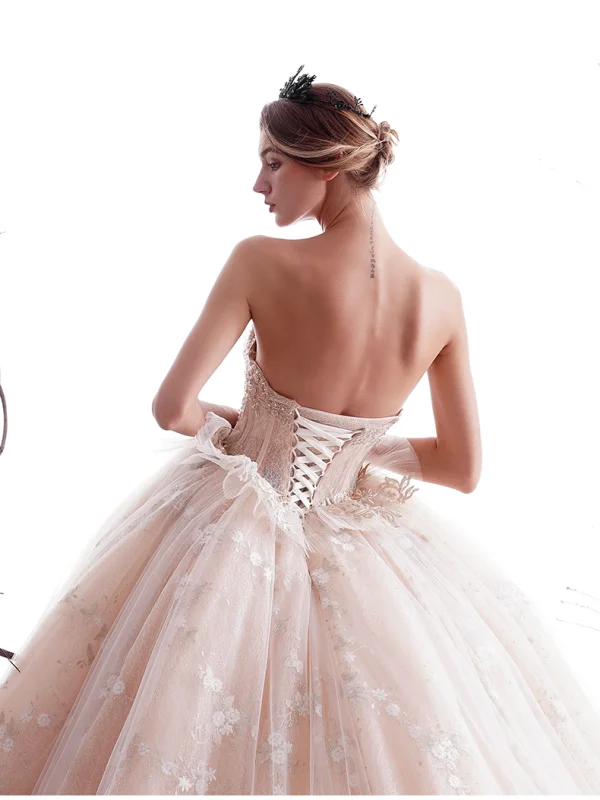 Luxus / Herrlich Champagner Brautkleider / Hochzeitskleider 2019 A Linie Plissee Bandeau Perlenstickerei Spitze Blumen Ärmellos Rückenfreies Kapelle-Schleppe