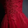 Hermoso Rojo Vestidos Formales 2017 De Encaje Flor Lentejuelas Cuello Alto Sin Mangas Largos Ball Gown Vestidos de noche