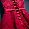 Chic / Beautiful Red Formal Dresses 2017 A-Line / Princess Lace Flower Beading Bow Scoop Neck Sleeveless Short Graduation Dresses