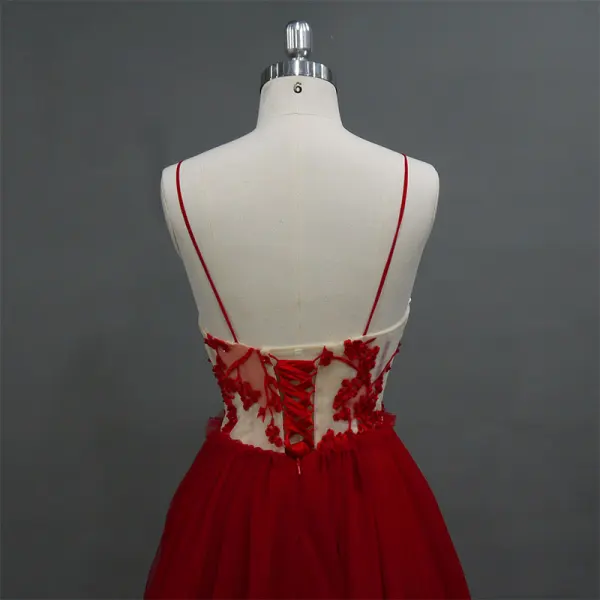 Chic / Belle Bordeaux Robe De Bal 2018 Princesse Perlage En Dentelle Fleur Bretelles Spaghetti Dos Nu Sans Manches Train De Balayage Robe De Ceremonie