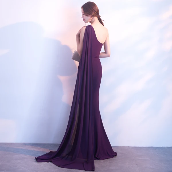 Sexy Violet Robe De Soirée 2018 Trompette / Sirène Perlage Cristal Paillettes Une épaule Sans Manches Dos Nu Train De Balayage Robe De Ceremonie