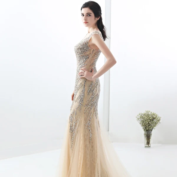 Chic / Belle Champagne Robe De Soirée 2018 Trompette / Sirène Dentelle Fait main Perlage Cristal Paillettes Encolure Dégagée Sans Manches Longue Robe De Ceremonie