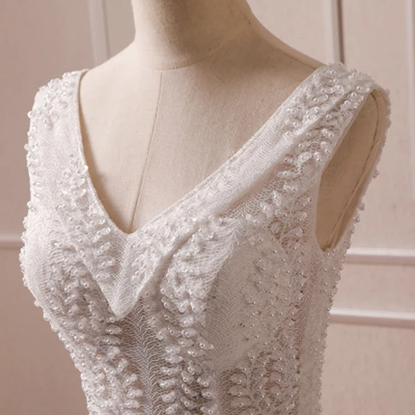 Elegant Ivory Wedding Dresses 2018 Ball Gown Beading Pearl Lace V-Neck Backless Sleeveless Floor-Length / Long Wedding