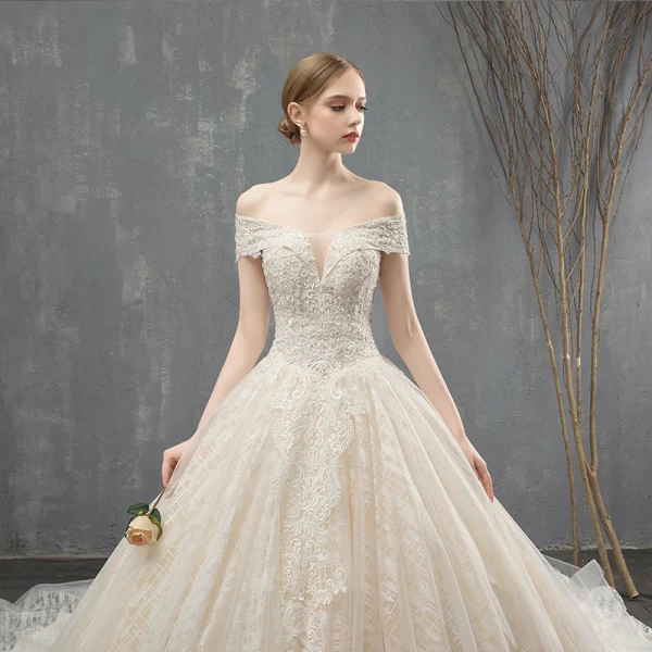 Luxe Champagne Robe De Mariée 2018 Robe Boule En Dentelle Fleur De l'épaule Dos Nu Sans Manches Royal Train Mariage