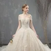 Luxus / Herrlich Champagner Brautkleider 2018 Ballkleid Mit Spitze Blumen Off Shoulder Rückenfreies Ärmellos Königliche Schleppe Hochzeit
