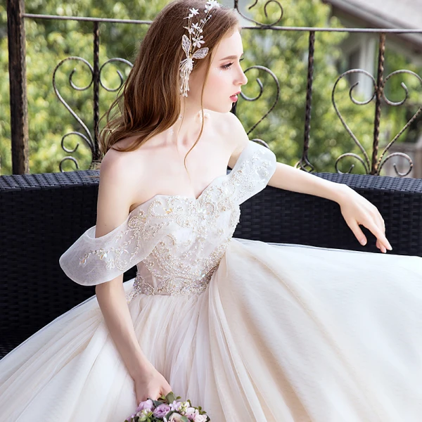 Chic / Belle Champagne Robe De Mariée 2018 Princesse Perlage Cristal Perle Faux Diamant Bustier Dos Nu Sans Manches Tribunal Train Mariage