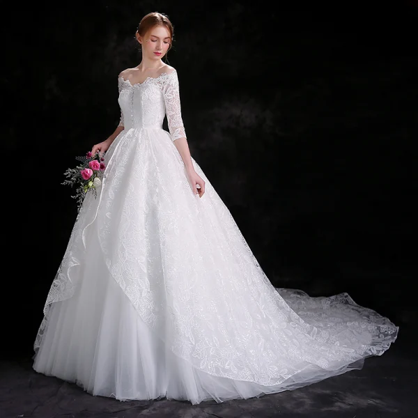 Schöne Weiß Brautkleider 2018 Ballkleid Schaltflächen Mit Spitze Pailletten Off Shoulder 3/4 Ärmel Kapelle-Schleppe Hochzeit