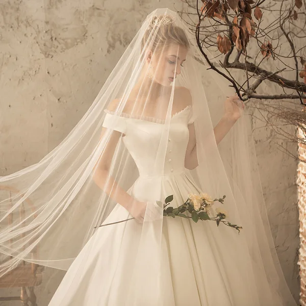 Elegant Ivory Wedding Dresses 2018 Ball Gown Buttons Off-The-Shoulder Backless Short Sleeve Cathedral Train Wedding