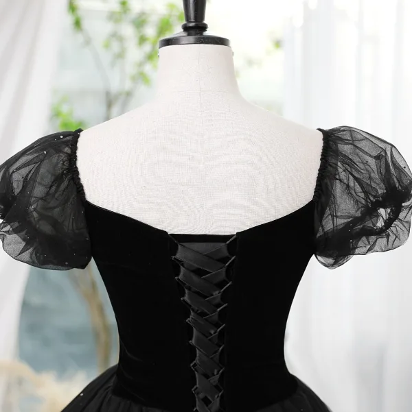 Élégant Noire Paillettes Robe De Bal 2023 Robe Boule Encolure Carrée Manches Courtes Dos Nu Longue Promo Robe De Ceremonie