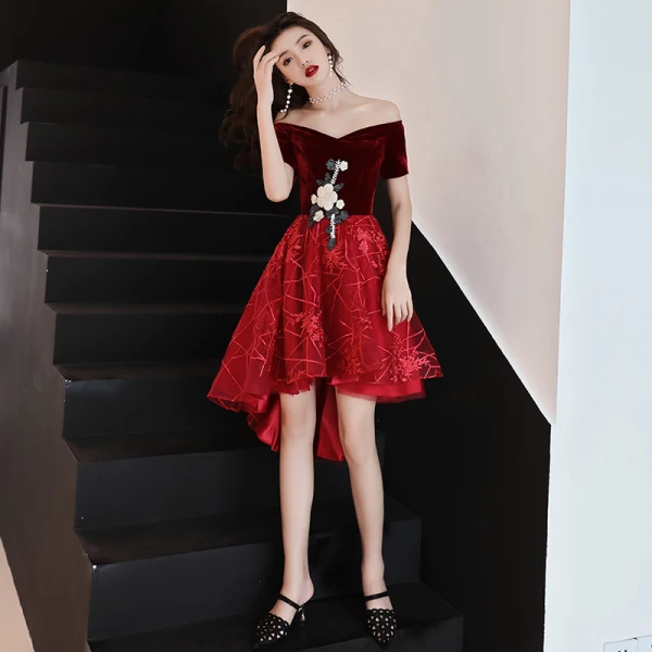 Chic / Beautiful Burgundy Cocktail Dresses 2018 A-Line / Princess Asymmetrical Suede Lace Flower Off-The-Shoulder Backless Short Sleeve Formal Dresses