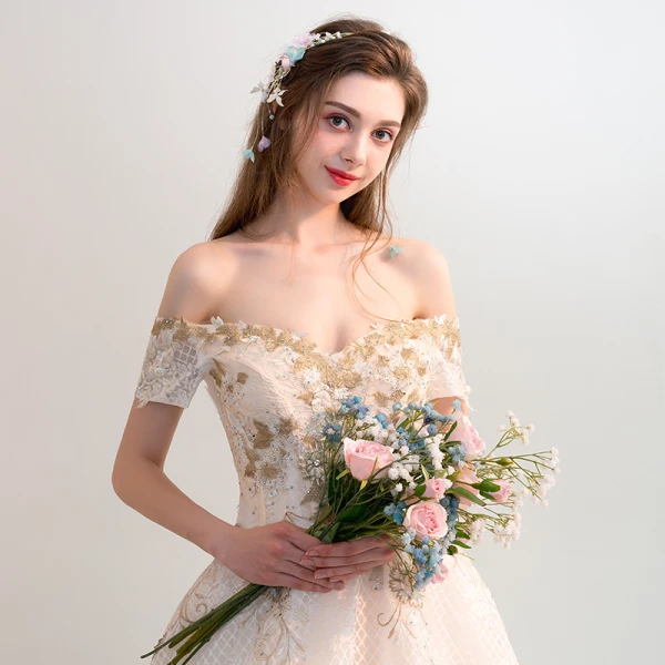 Eleganckie Szampan Suknie Ślubne 2018 Princessa Frezowanie Z Koronki Kwiat Aplikacje Przy Ramieniu Kótkie Rękawy Bez Pleców Trenem Katedra Ślub