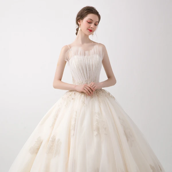 Élégant Champagne Robe De Mariée 2018 Robe Boule Perlage En Dentelle Fleur Paillettes Plissée Bretelles Spaghetti Dos Nu Sans Manches Chapel Train Mariage