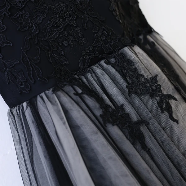 Chic / Beautiful Black Evening Dresses 2017 A-Line / Princess V-Neck Crossed Straps Tea-length Appliques Sleeveless Lace Tulle Evening Party