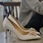 Schöne Ivory / Creme Abend Strass Schmetterling Pumps 2021 Leder 8 cm Stilettos Spitzschuh Pumps Hochhackige