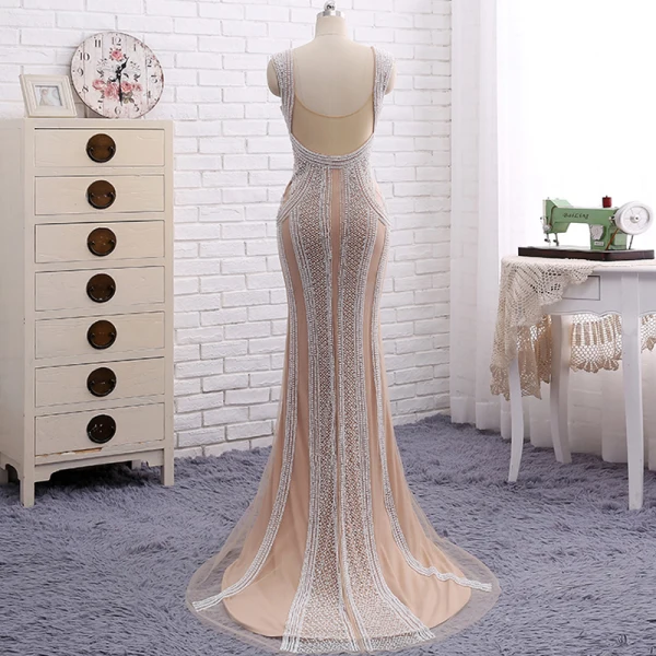 Amazing / Unique Champagne Evening Dresses 2017 Trumpet / Mermaid Beading Pearl V-Neck Backless Sleeveless Sweep Train Evening Party