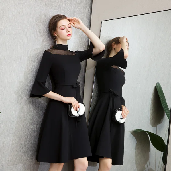 Modest / Simple Black Homecoming Graduation Dresses 2018 A-Line / Princess High Neck Bell sleeves Knee-Length Formal Dresses