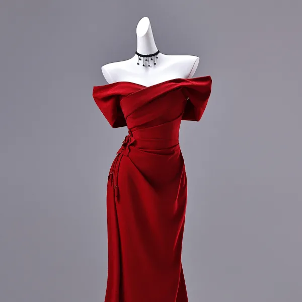 Elegant Red Trumpet / Mermaid Evening Dresses 2026 Strapless Sleeveless Backless Sweep Train Evening Party Formal Dresses