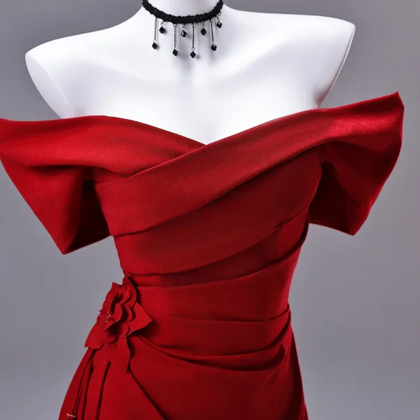 Elegant Red Trumpet / Mermaid Evening Dresses 2026 Strapless Sleeveless Backless Sweep Train Evening Party Formal Dresses