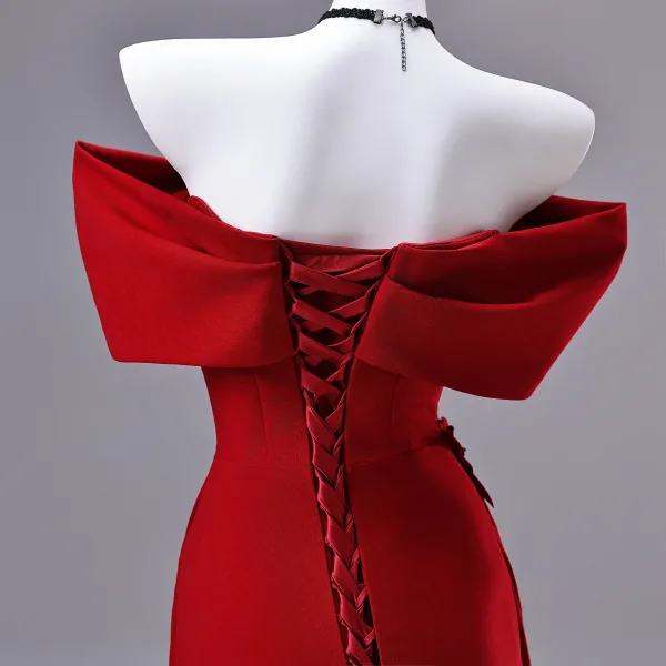 Elegant Red Trumpet / Mermaid Evening Dresses 2026 Strapless Sleeveless Backless Sweep Train Evening Party Formal Dresses