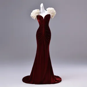 Charming Burgundy Flower Velvet Evening Dresses 2026 Trumpet Mermaid Strapless Short Sleeve Backless Sweep Train Formal Dresses