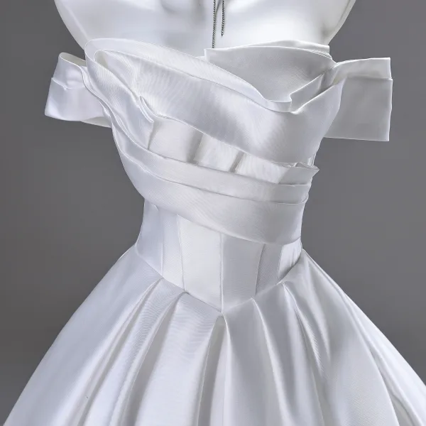 Elegante Weiß Satin Brautkleider / Hochzeitskleider 2025 Ballkleid Off Shoulder Ärmellos Rückenfreies Lange Hochzeit