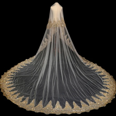 Glitzernden Bling Bling Gold Kapelle-Schleppe Brautschleier Glanz Pailletten Chiffon Pailletten Tanzen Hochzeit Brautaccessoires 2019