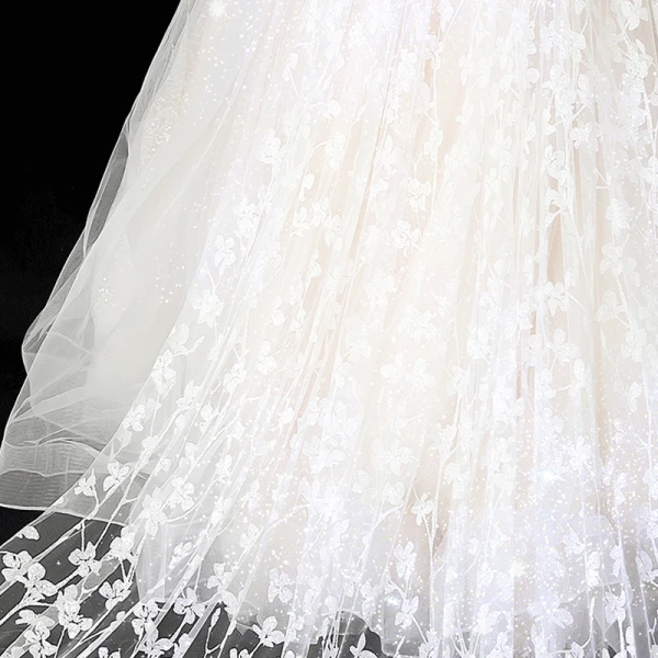 Fée Des Fleurs Blanche Voile De Mariée 2020 Tulle Dentelle Fleur Appliques Chapel Train Mariage Accessorize