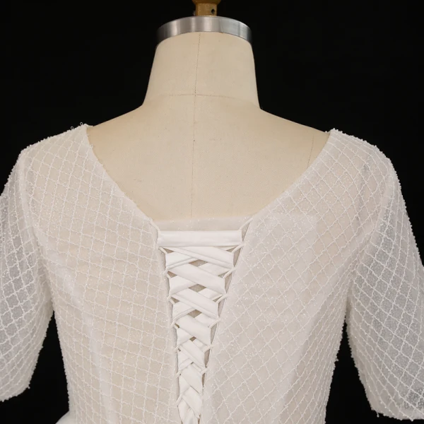 Unique Ivory / Creme Plus Größe Ballkleid Brautkleider / Hochzeitskleider 2021 V-Ausschnitt Gekreuzte Träger Kurze Ärmel Rückenfreies Glanz Pailletten Einfarbig Kapelle-Schleppe Hochzeit
