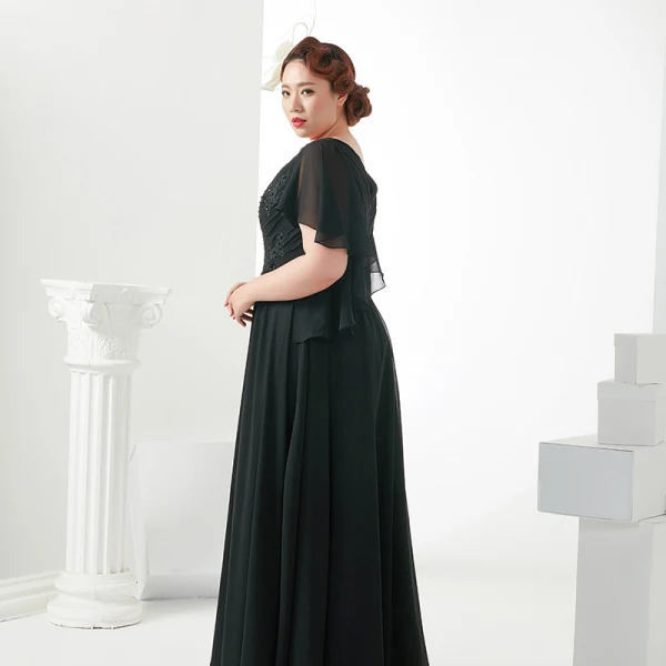Klassisch Elegante Übergröße Abendkleider 2018 V-Ausschnitt A Linie Chiffon Schwarz Reißverschluss Applikationen Rückenfreies Perlenstickerei Abend Ballkleider