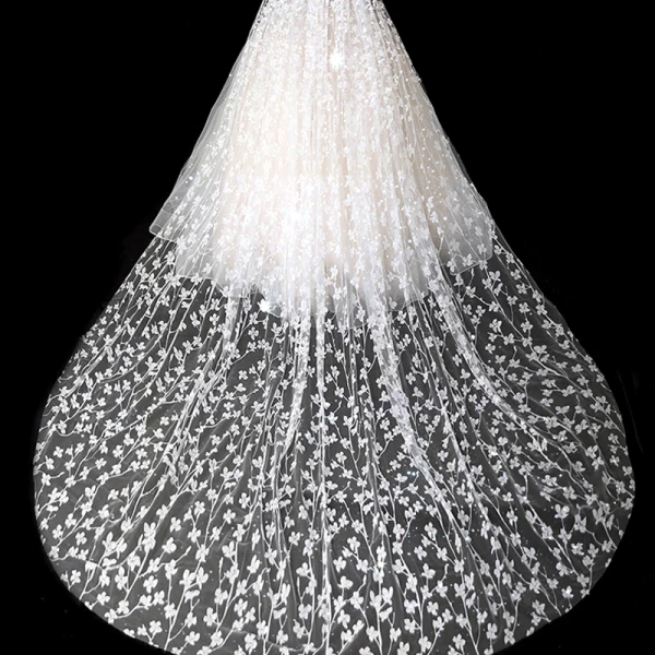 Fée Des Fleurs Blanche Voile De Mariée 2020 Tulle Dentelle Fleur Appliques Chapel Train Mariage Accessorize