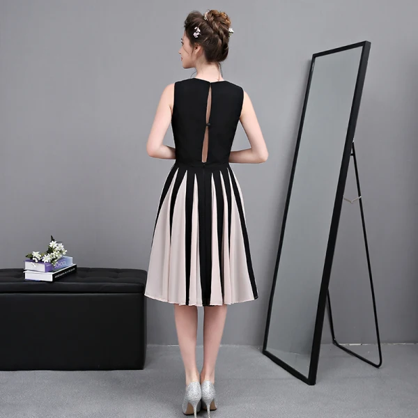 Classic Elegant Black Graduation Dresses 2017 A-Line / Princess U-Neck Tulle Buttons Striped Homecoming Formal Dresses