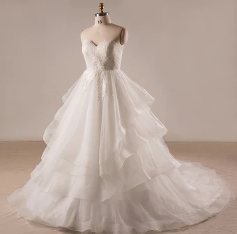 Chic Beautiful Plus Size Ivory Wedding Dresses A Line Princess Strapless 2018 Crossed Straps Appliques Backless Beading Tulle