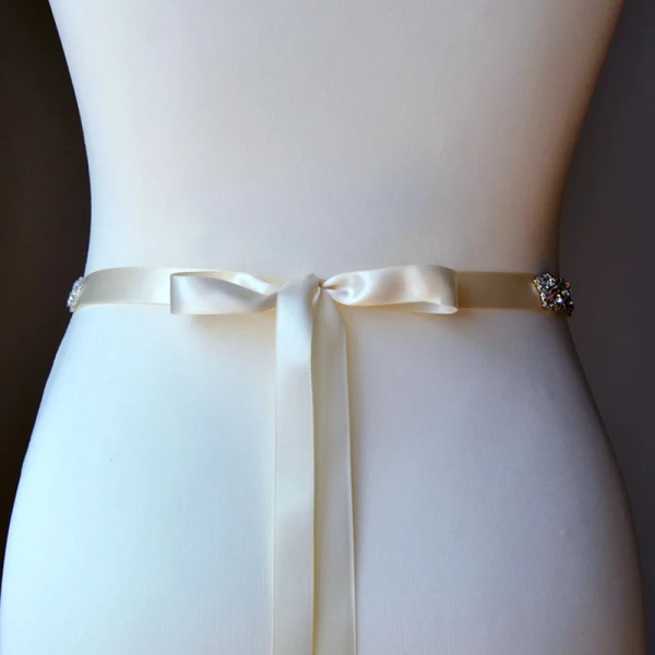 Fine Hvit Bånd 2020 Metall Satin Beading Rhinestone Bryllups Bryllup Ball Tilbehør