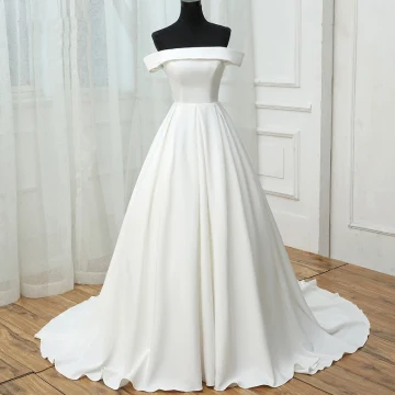 Modest Simple White Wedding 2017 A Line Princess Strapless Crossed Straps Striped Backless Strappy Court Train Wedding Dresses