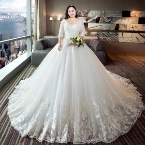 Fine Hvit Ballkjole Pluss Størrelse Brudekjoler 2019 Tyll V Hals Appliques Ryggløse Brodert Håndlaget Chapel Train Bryllup