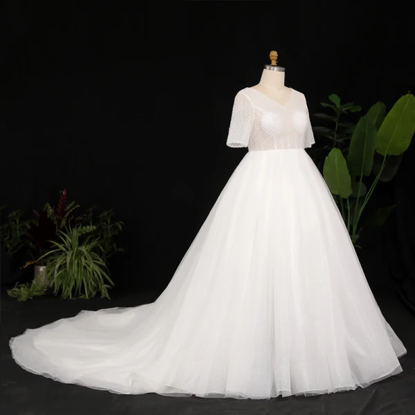 Unique Ivory / Creme Plus Größe Ballkleid Brautkleider / Hochzeitskleider 2021 V-Ausschnitt Gekreuzte Träger Kurze Ärmel Rückenfreies Glanz Pailletten Einfarbig Kapelle-Schleppe Hochzeit