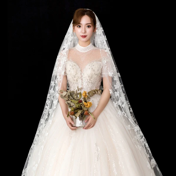 Fée Des Fleurs Blanche Voile De Mariée 2020 Tulle Dentelle Fleur Appliques Chapel Train Mariage Accessorize