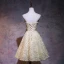 Fine Champagne Homecoming Graduation Kjoler 2018 Prinsesse Kjæreste Uten Ermer Appliques Blomst Sløyfe Sash Knelengde Buste Ryggløse Formelle Kjoler