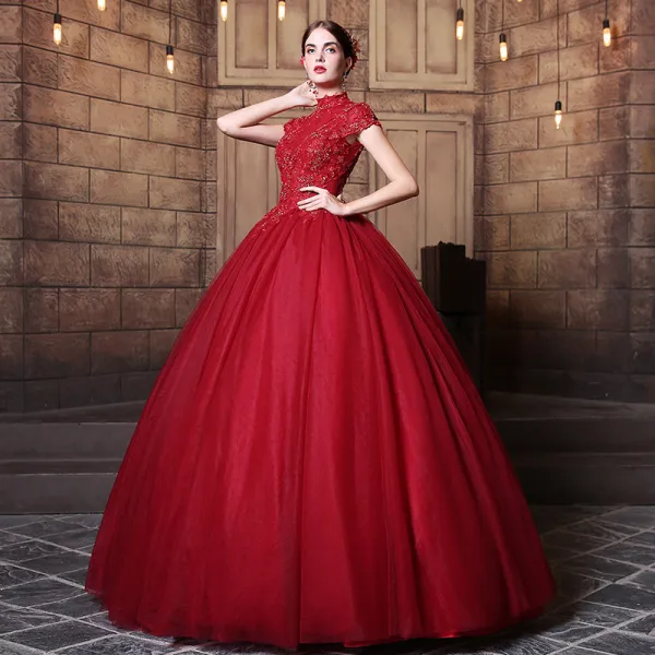 Vintage Ballkleider 2018 Ballkleid Stehkragen Ärmel Perlenstickerei Lange Rüschen Rückenfreies Festliche Kleider