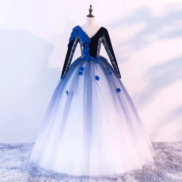 Vintage Retro Quinceaera Black Royal Blue White Prom Dresses 2018 Ball Gown V-Neck Long