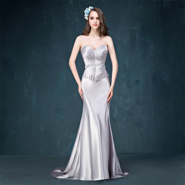 Vintage Sølv Selskapskjoler 2017 Trompet / Havfrue Domstol Tog Kjæreste Uten Ermer Ryggløse Rhinestone Sash Formelle Kjoler