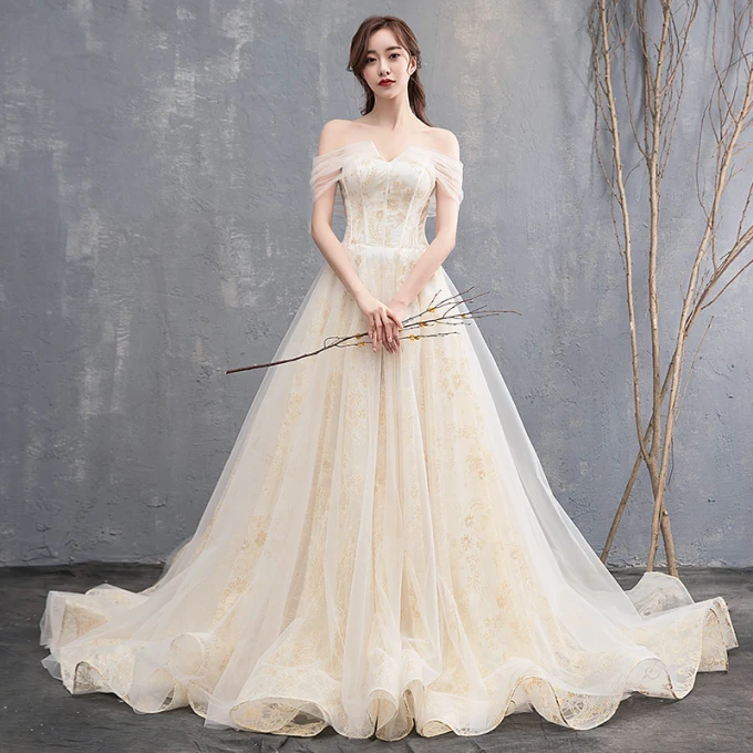 Rimelig Champagne Brudekjoler 2018 Prinsesse Kjæreste Korte Ermer Ryggløse Appliques Blonder Buste Chapel Train