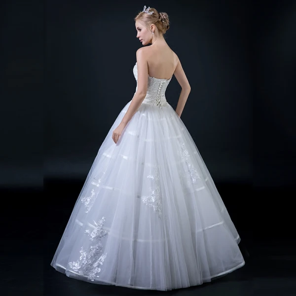 Affordable White Wedding Dresses 2018 Ball Gown Sweetheart Sleeveless Backless Appliques Lace Ruffle Floor-Length / Long