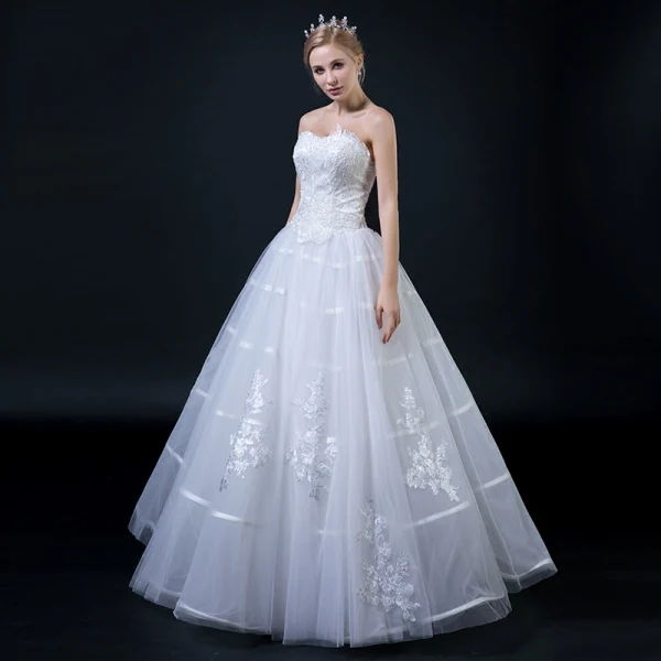 Affordable White Wedding Dresses 2018 Ball Gown Sweetheart Sleeveless Backless Appliques Lace Ruffle Floor-Length / Long