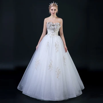 Affordable White Wedding Dresses 2018 Ball Gown Sweetheart Sleeveless Backless Gold Appliques Lace Beading Ruffle Floor Length Long