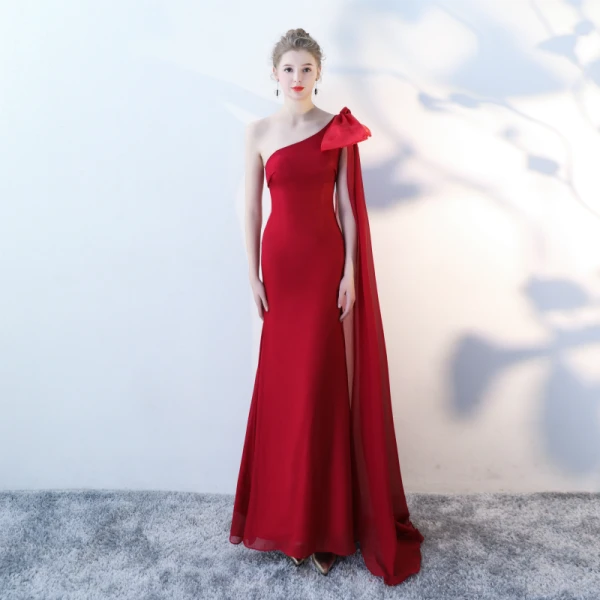 Abordable Blanche Chiffon Robe De Soirée 2018 Trompette / Sirène Une épaule Noeud Sans Manches Watteau Train Dos Nu Robe De Ceremonie